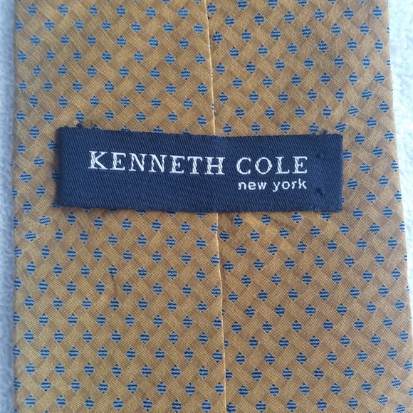 Kenneth Cole New York All Silk Necktie  / Suit Tie - Picture 9 of 13